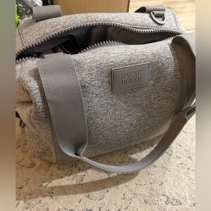 Medium size gym / travel duffle